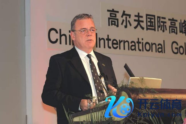 2006年乔-贝迪茨在高尔夫国外岑岭论坛上（图片由王志刚提供）