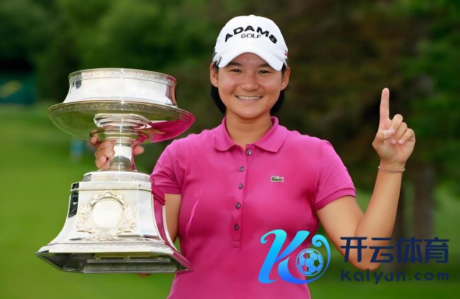 曾雅妮登顶天下第一